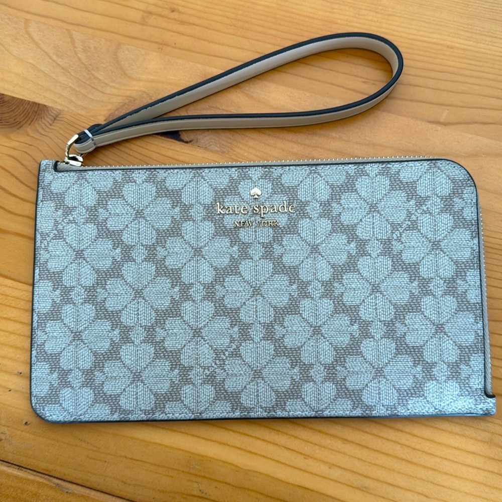 Kate Spade Lucy Wristlet